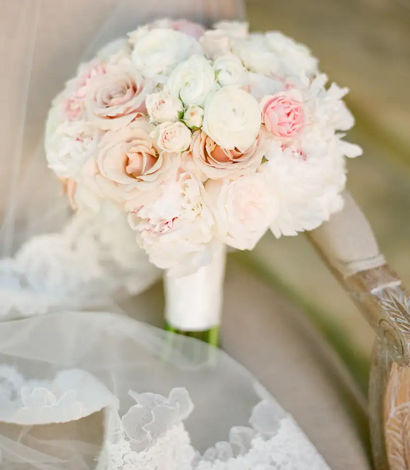 13+ Pretty Pink Wedding Bouquet Ideas - Inside Weddings